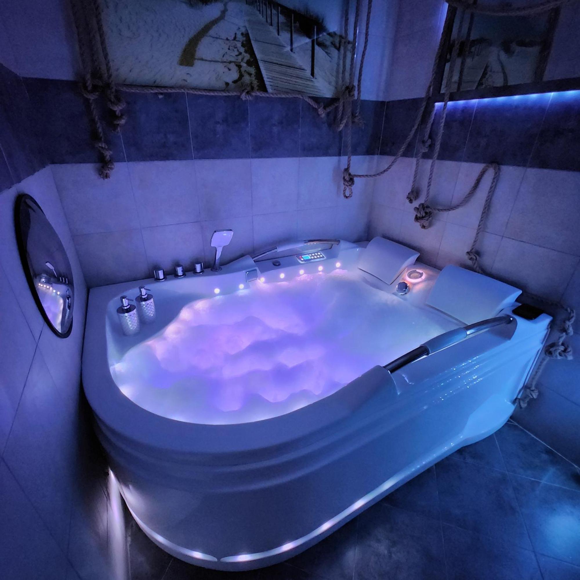 Lägenhet By The Sea - Prestige With A Luxurious Jacuzzi, Sauna And An Exclusive Massage Chair Available In One Of The Apartments! Gdańsk