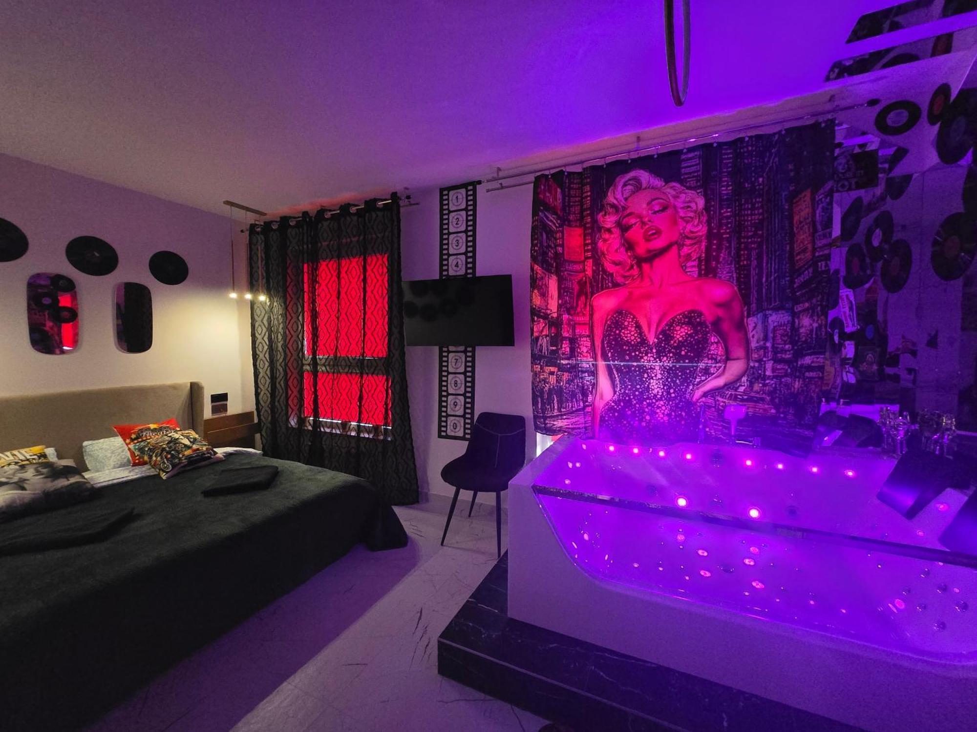 Lejlighed By The Sea - Prestige With A Luxurious Jacuzzi, Sauna And An Exclusive Massage Chair Available In One Of The Apartments! Gdańsk